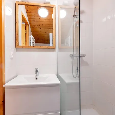 A Mottaret Avec Depart Skis Aux Pieds, Balcon Et Mezzanine - Fr-1-355-19 Méribel